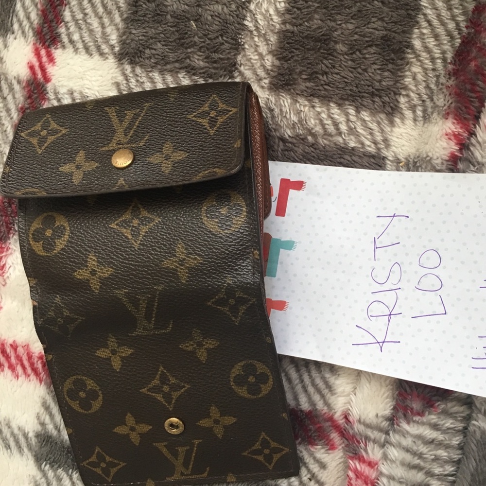 Louis Vuitton Elise Wallet